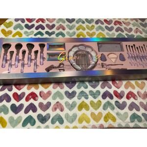 Grand Luxe 27 Piece Essentials Collection Makeup Brush and Beauty Tool Set